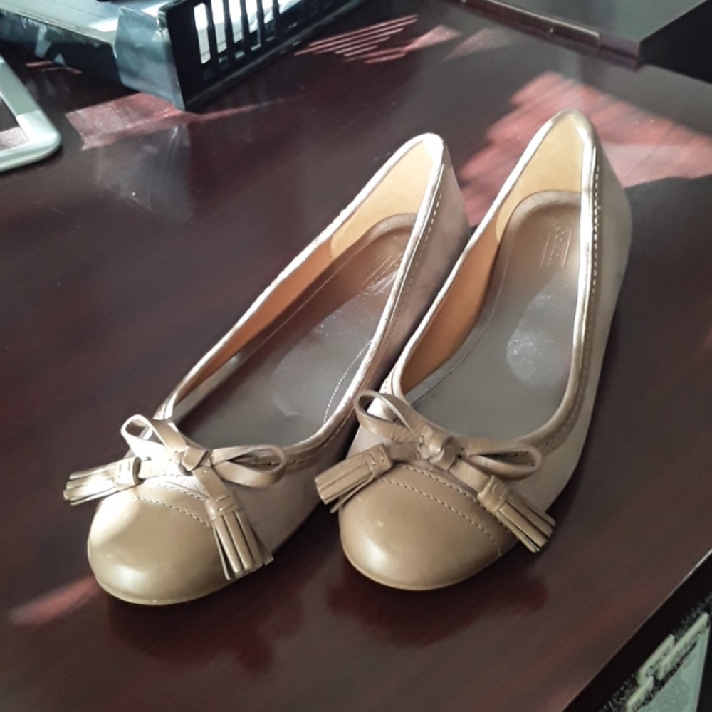 Coach Slippers Size 9 Womens